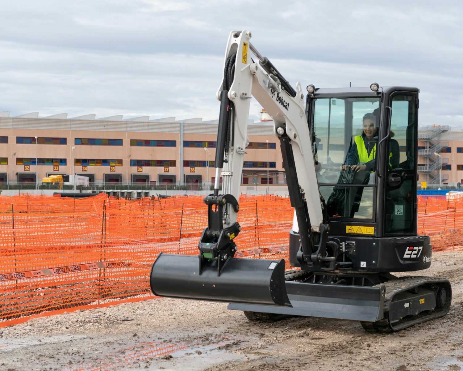 Large-E27_application_D500125 20181127