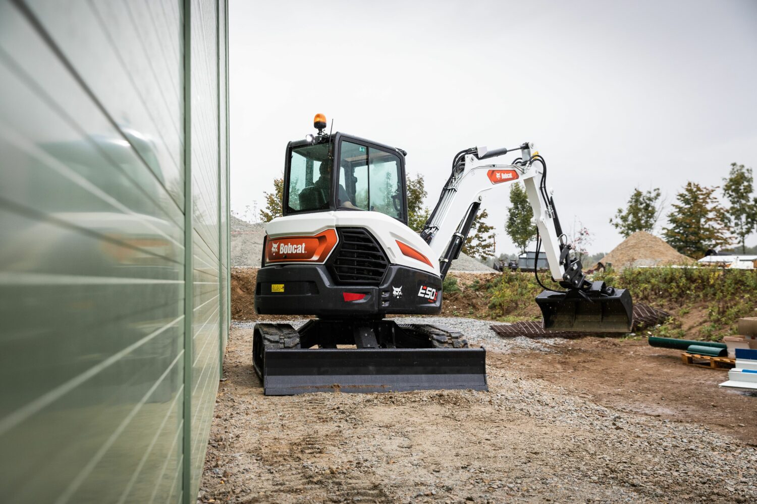 Large-E50z_20200925_Bobcat_MEX56_VnL_action_05_9649